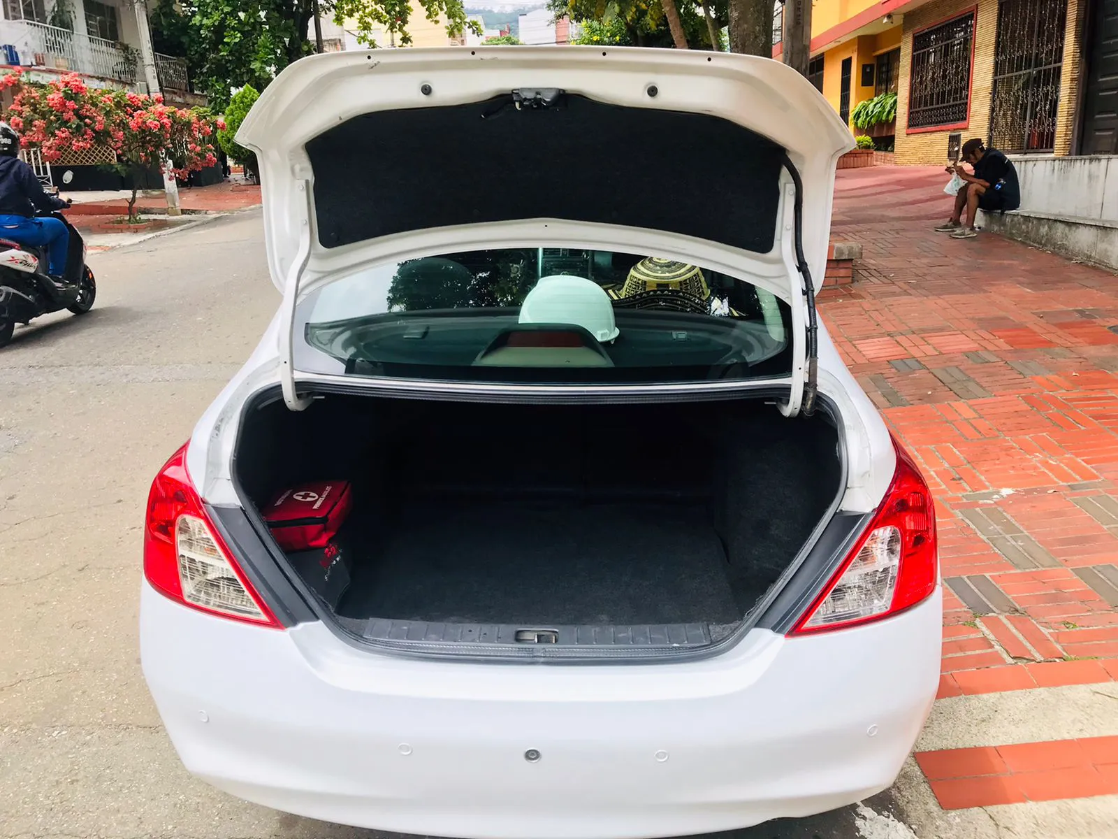 NISSAN VERSA 2013