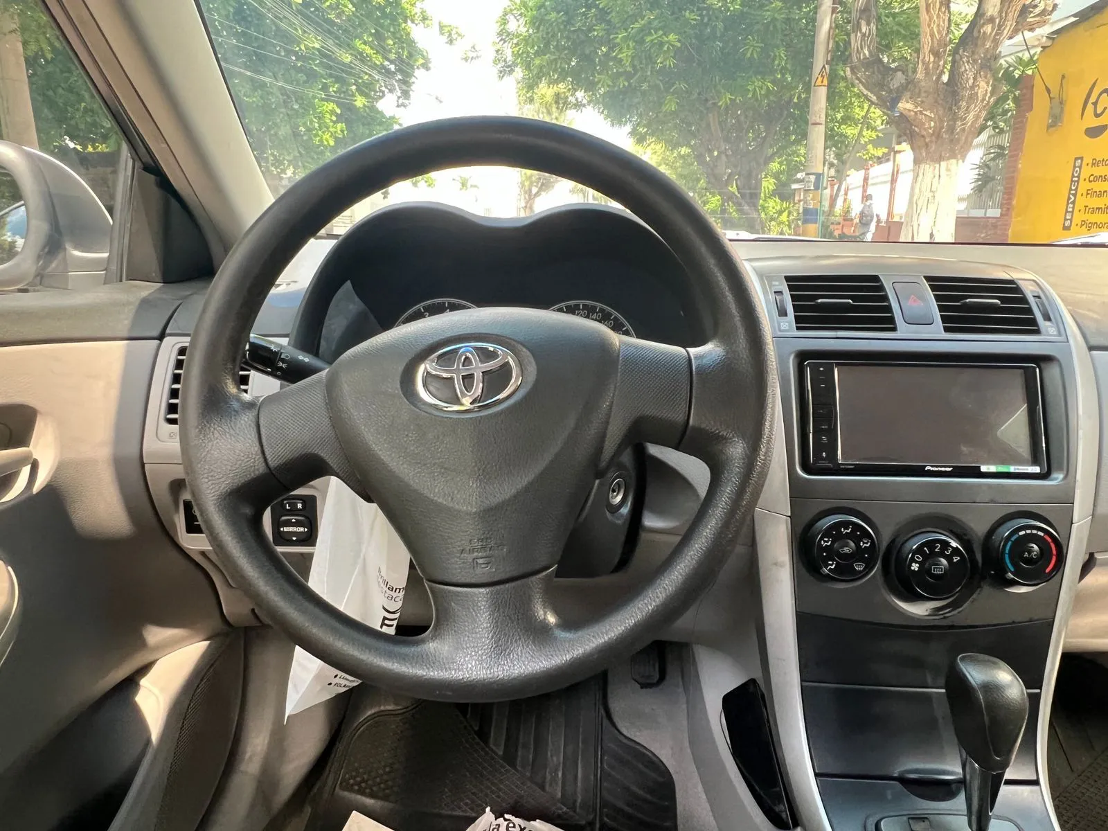 TOYOTA COROLLA 2012