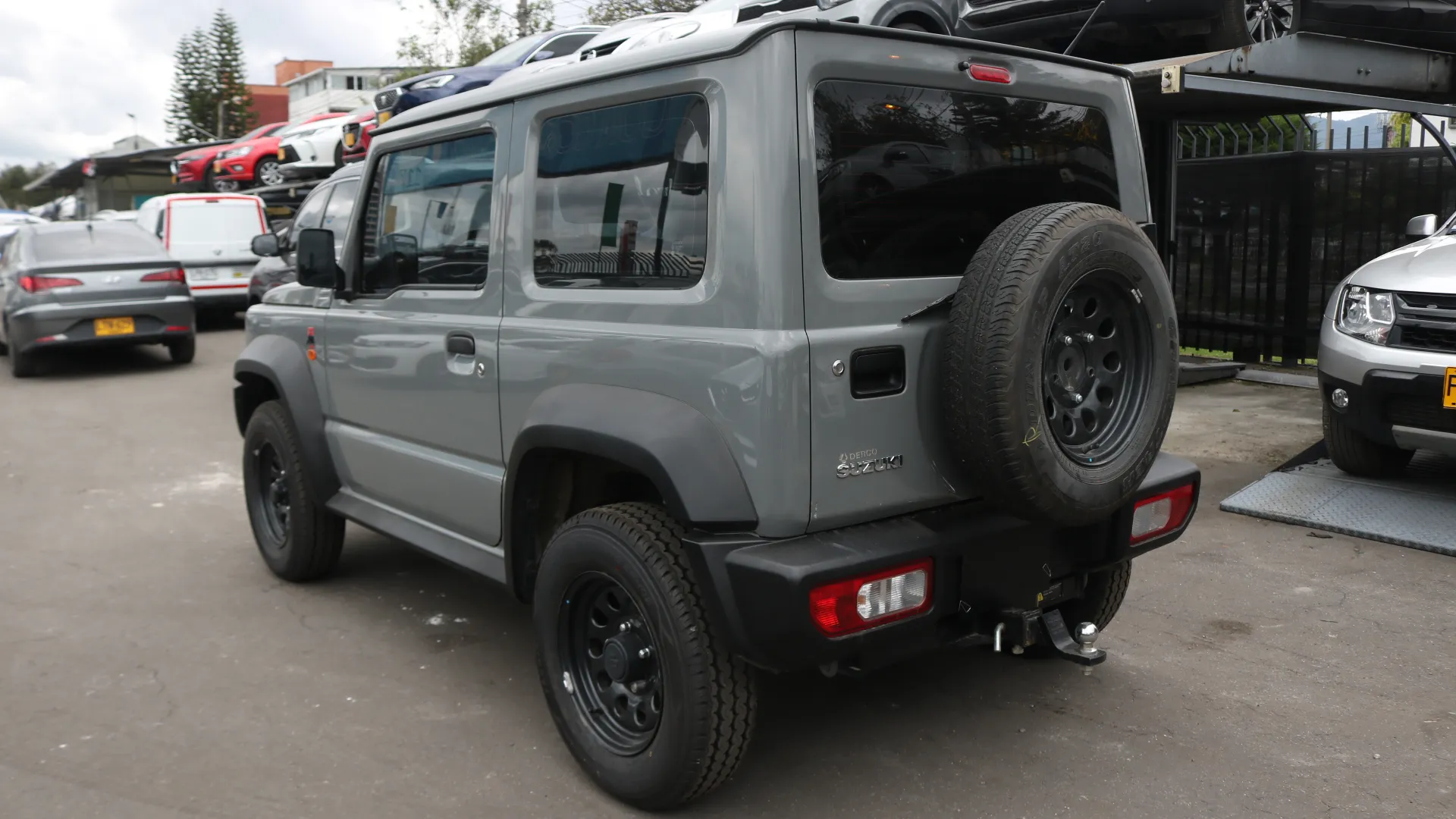 SUZUKI JIMNY JLX 2023