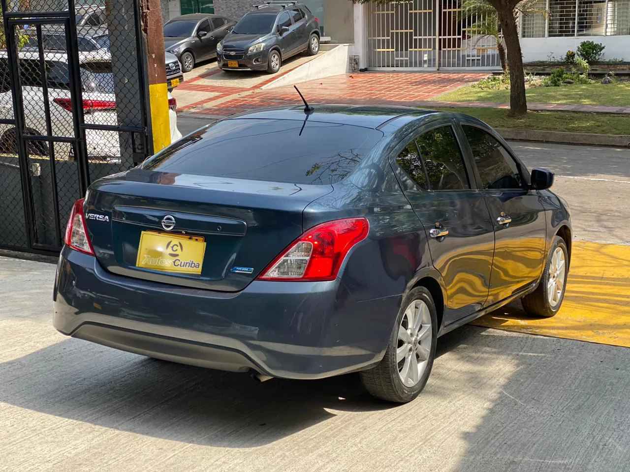 NISSAN VERSA 2016