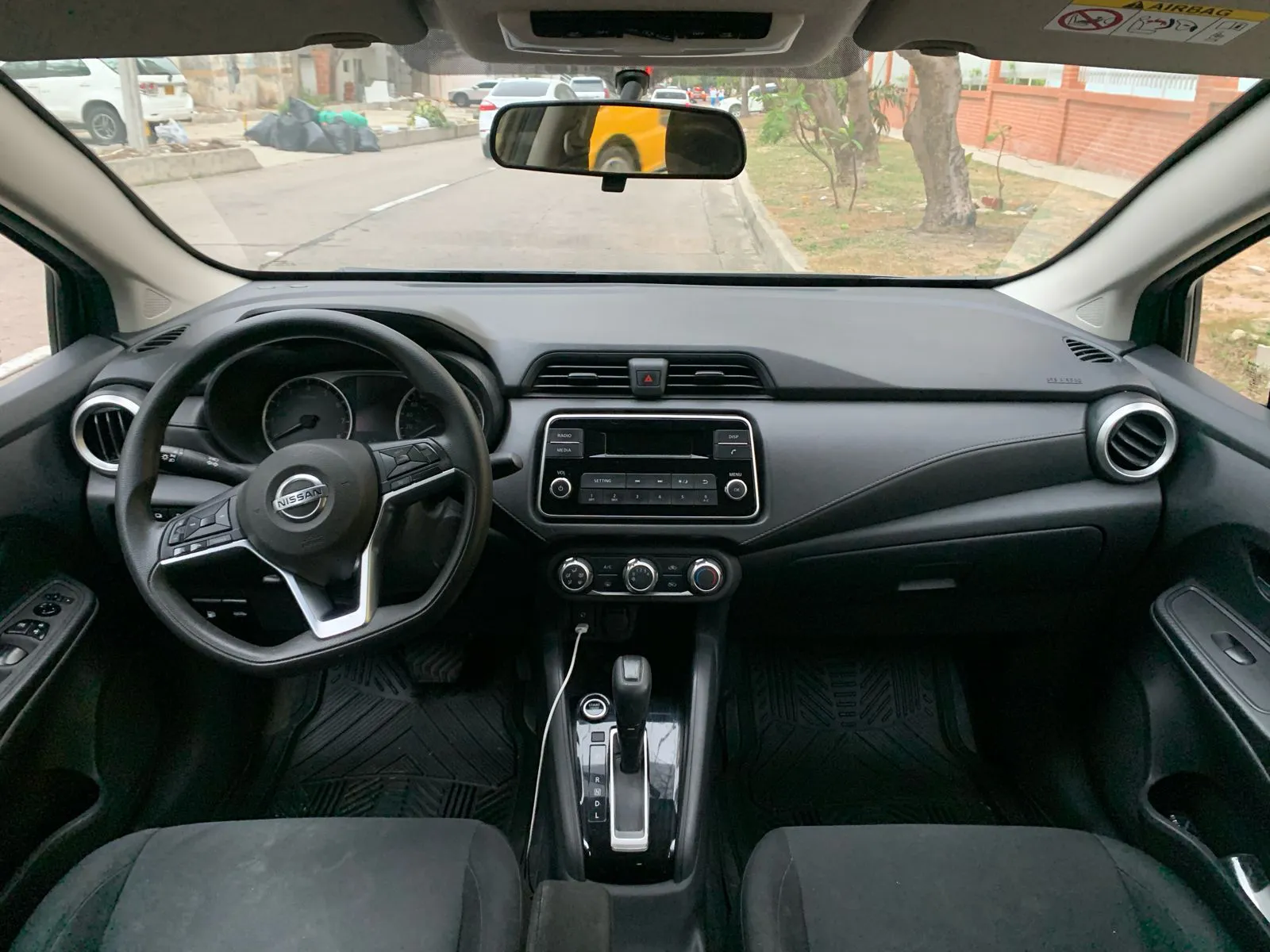 NISSAN VERSA 2022