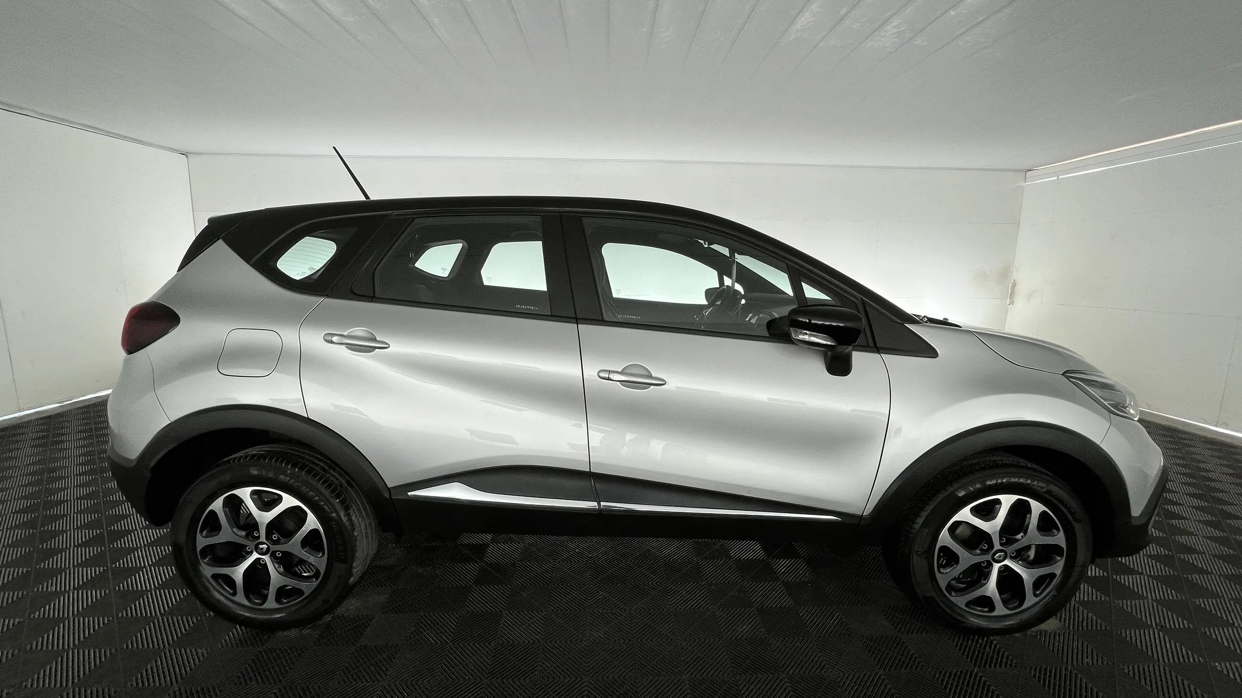 RENAULT CAPTUR INTENS 2024