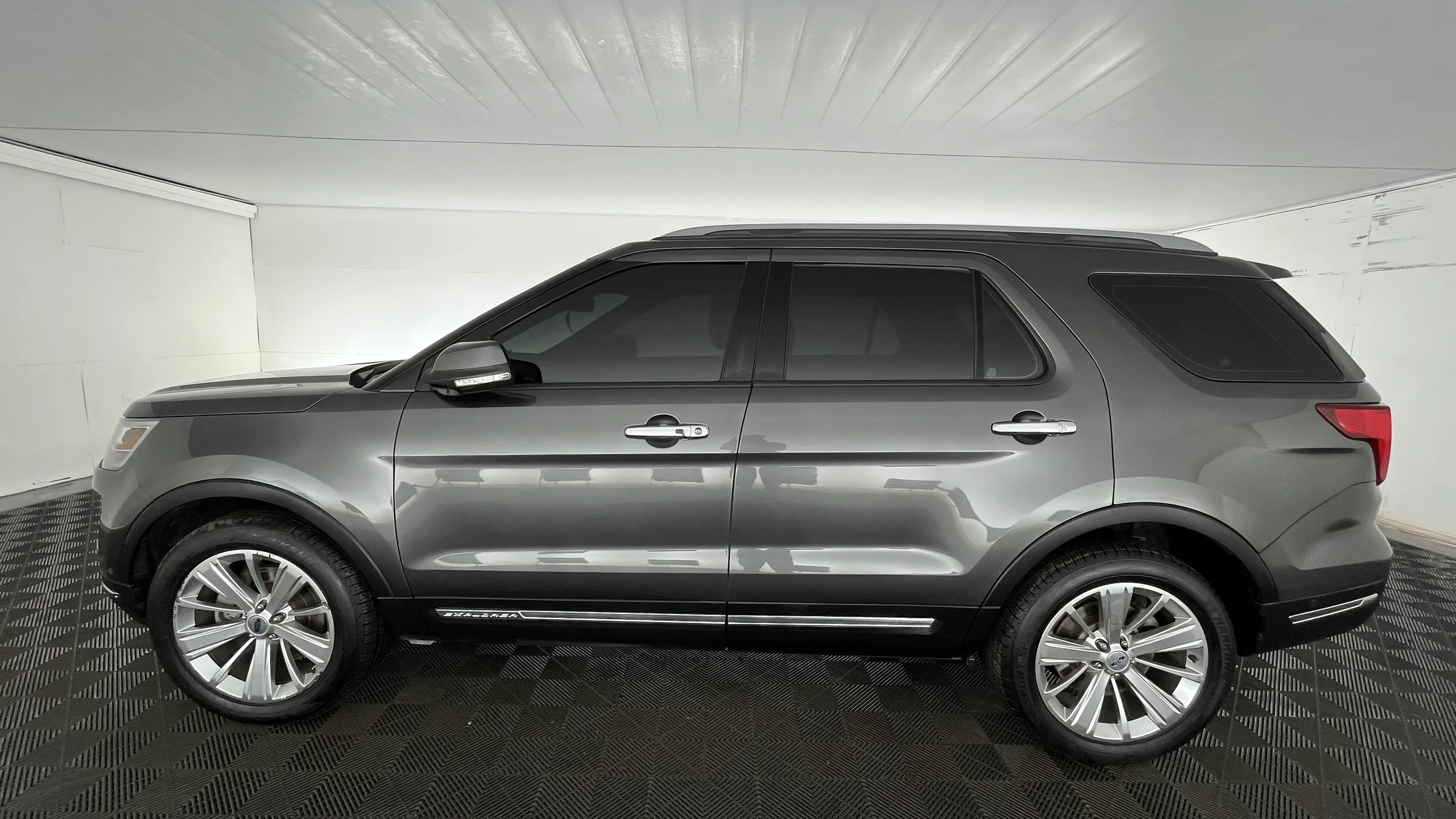 FORD EXPLORER [4] LIMITED 2019