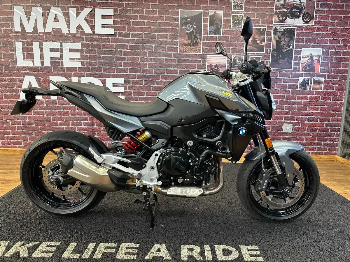 BMW F 900 R DYNAMIC 2024