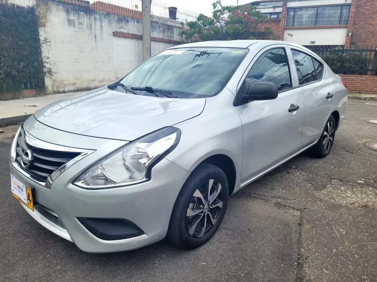 NISSAN VERSA 2019