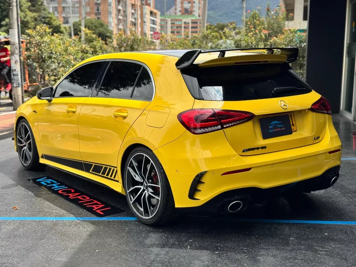 MERCEDES BENZ A 35 AMG 2021