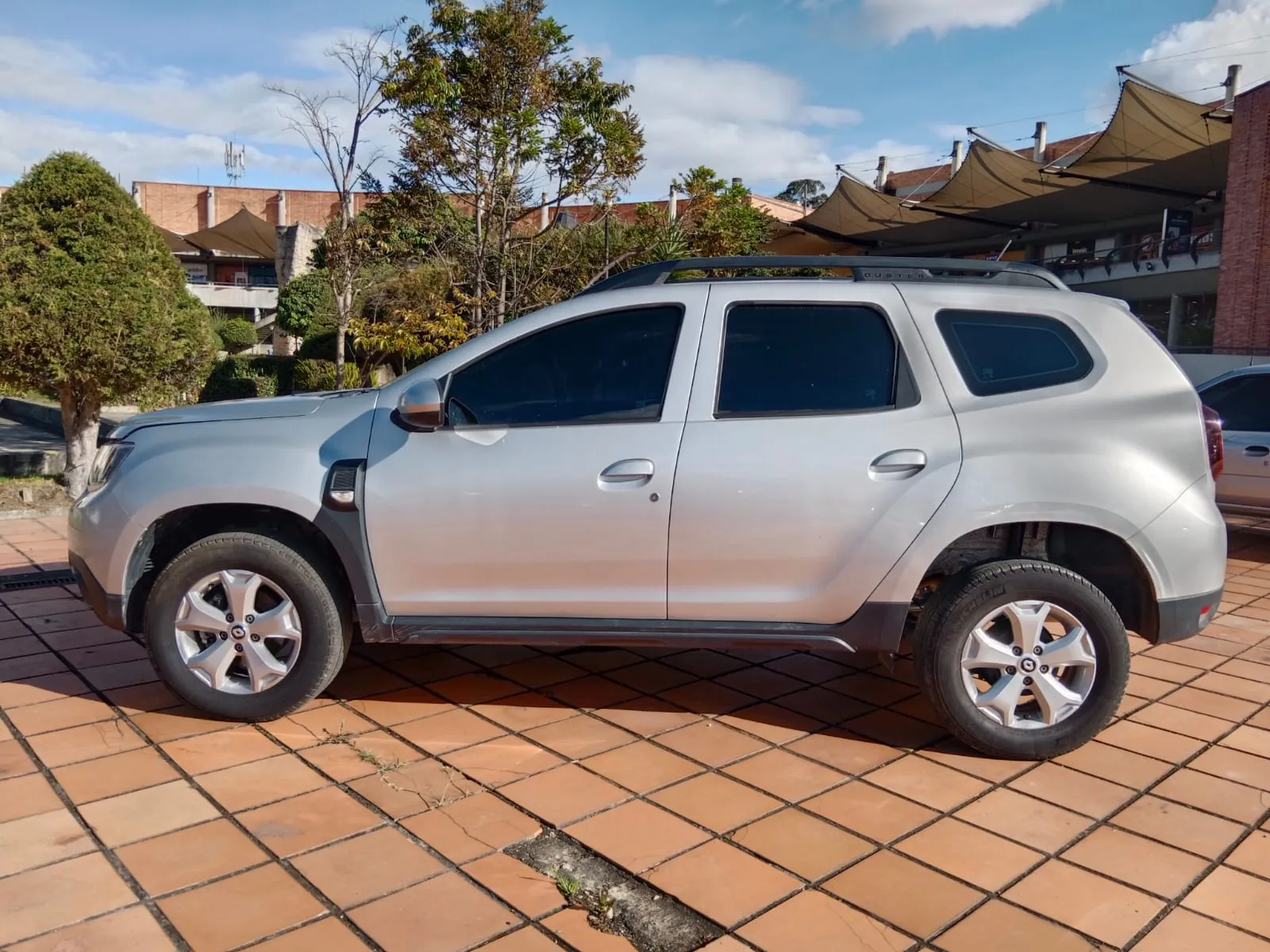 RENAULT DUSTER [2] ZEN + 2022