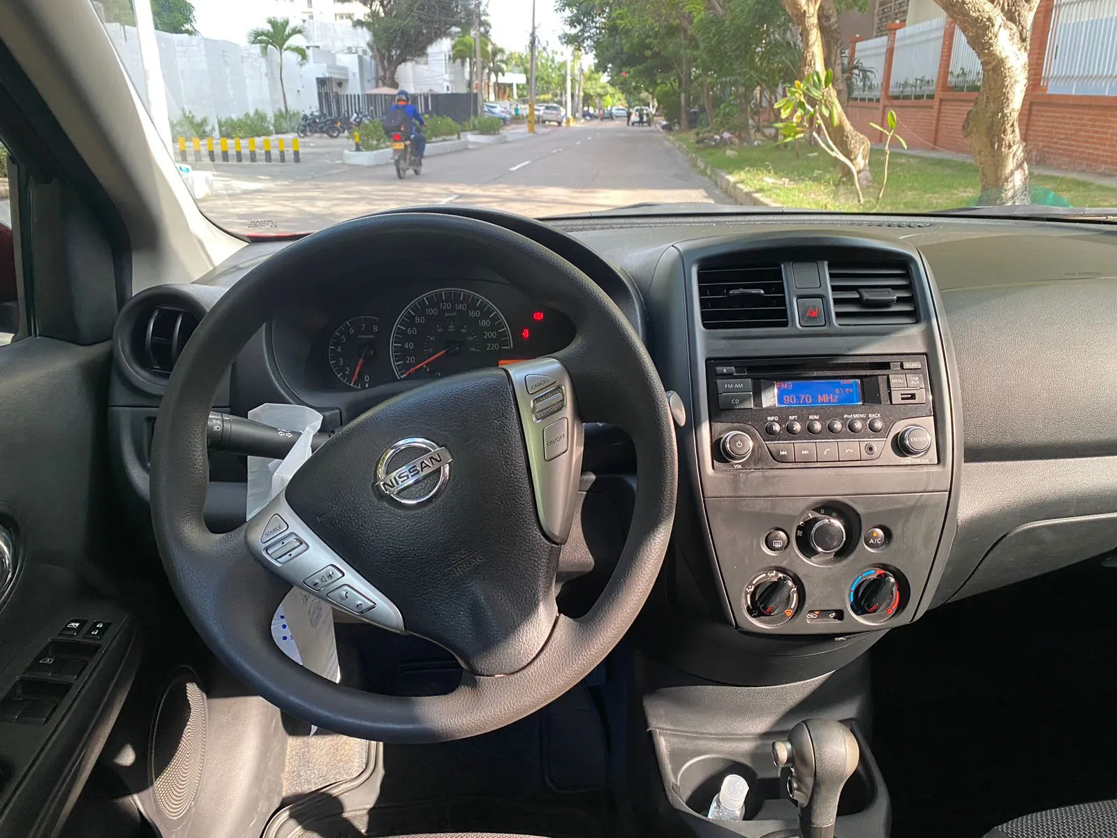 NISSAN VERSA 2015