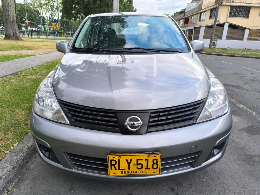 NISSAN TIIDA HB PREMIUM 2012