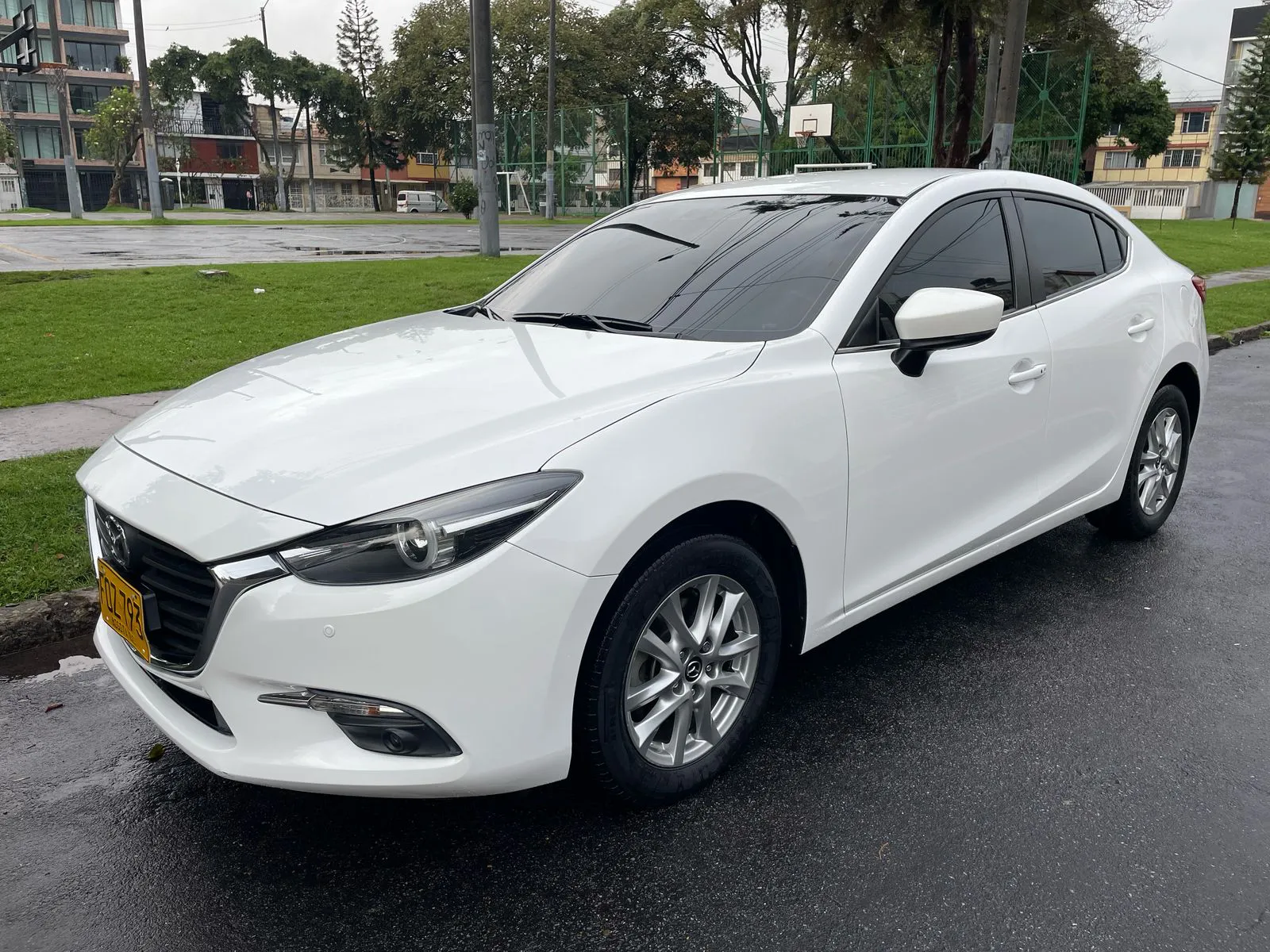 MAZDA 3 2019