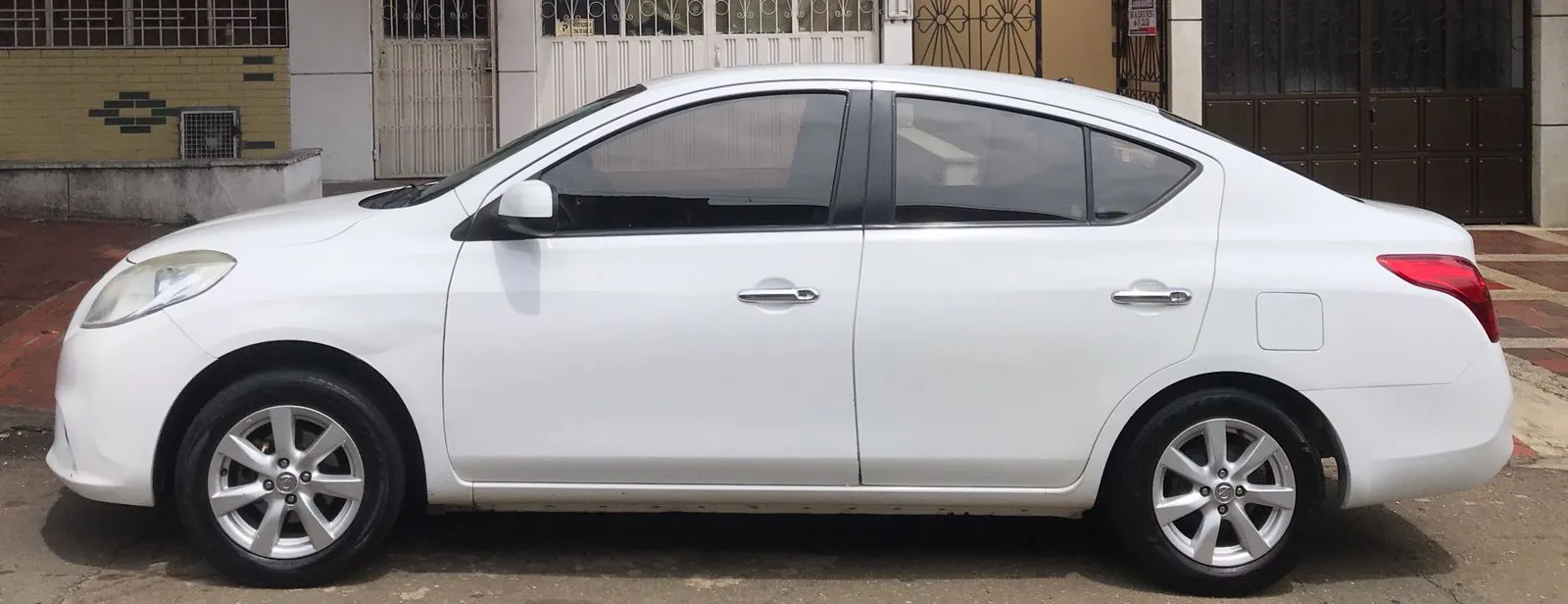 NISSAN VERSA 2013