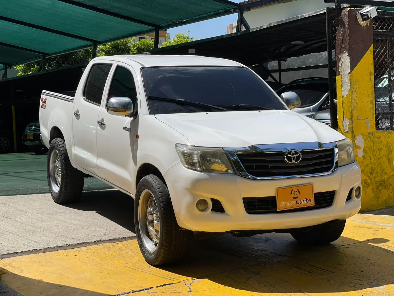 TOYOTA HILUX 2012