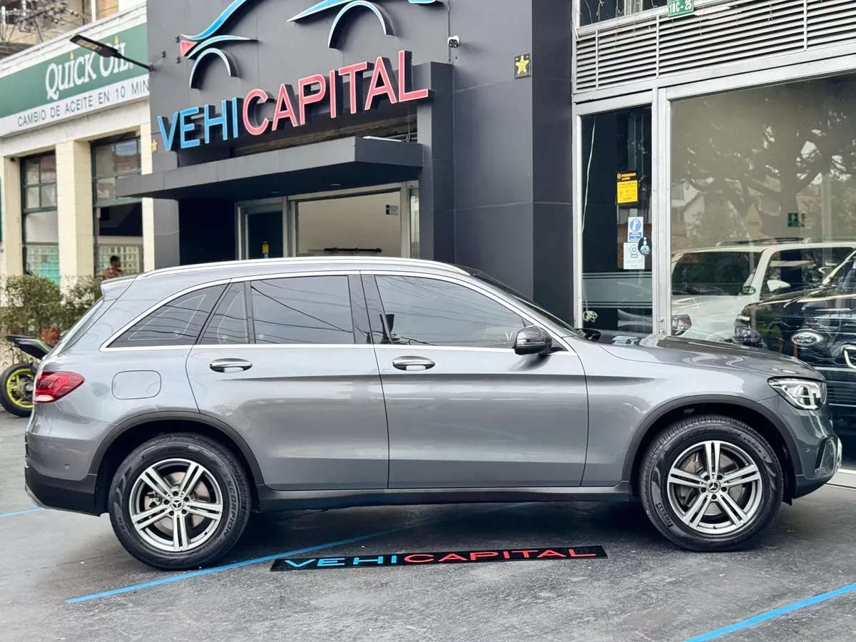 MERCEDES BENZ GLC 300 2021