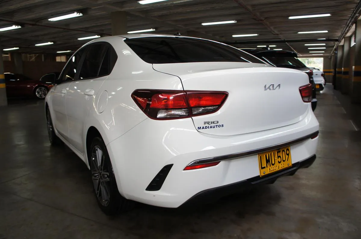 KIA RIO VIBRANT 2023