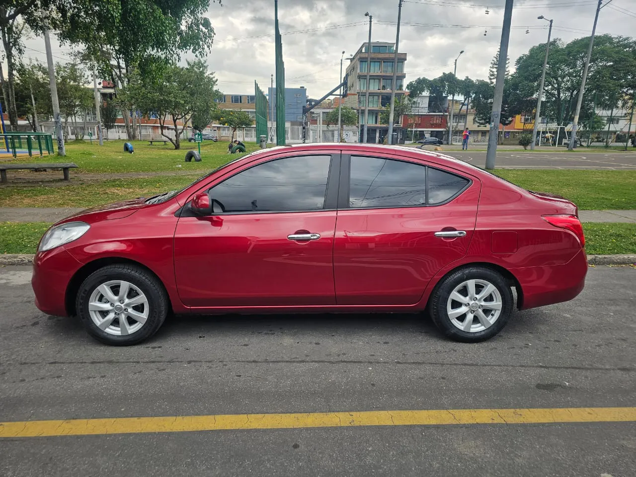 NISSAN VERSA 2013