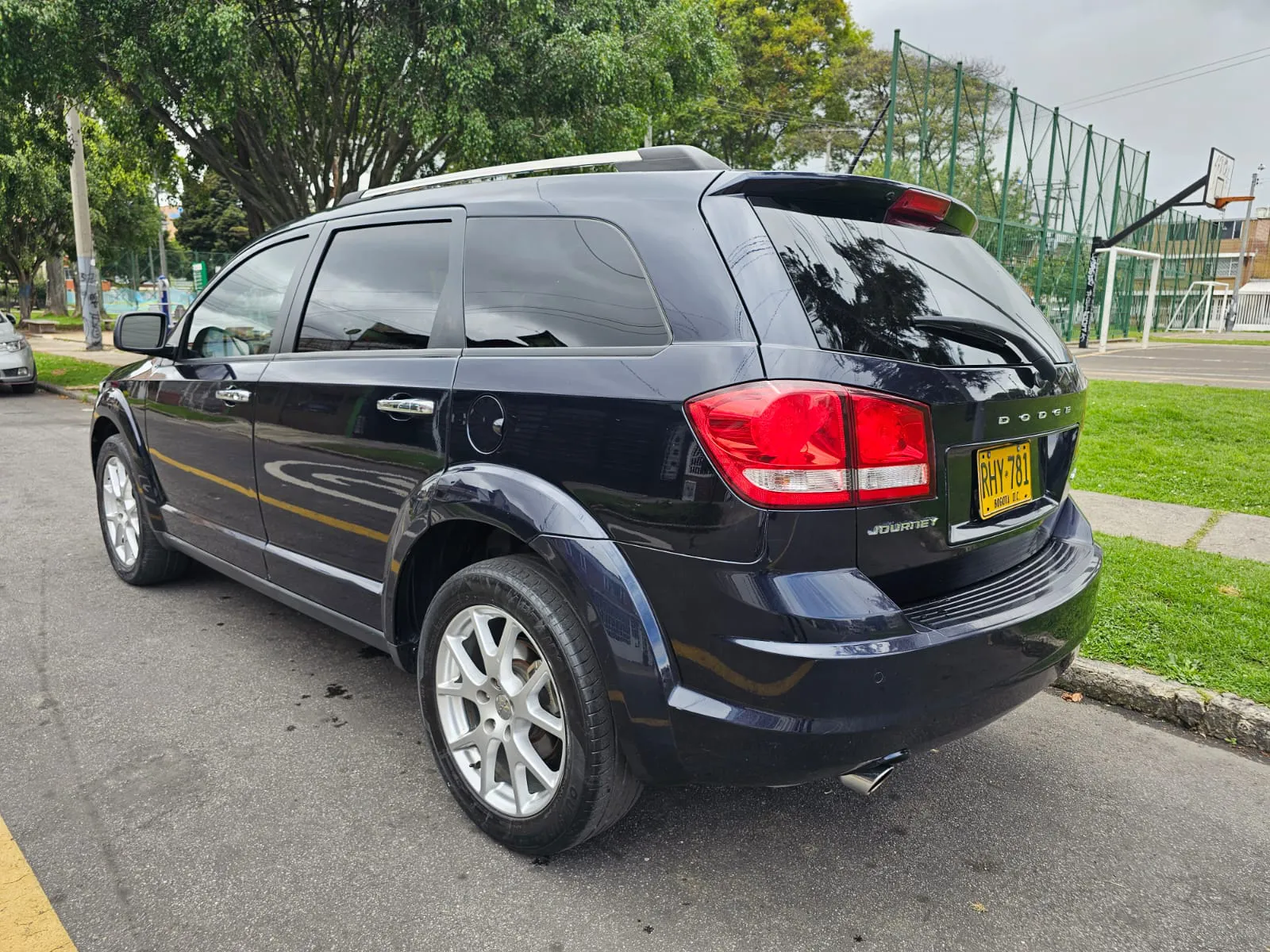 DODGE JOURNEY SE/CREW 2011