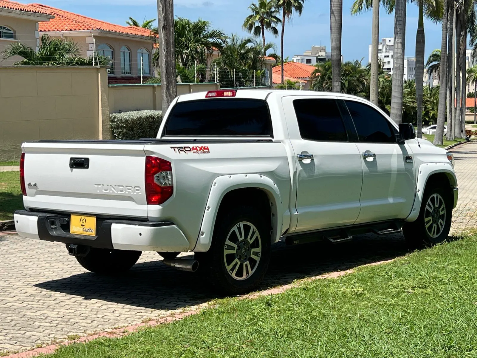 TOYOTA TUNDRA [1] SR5 2018