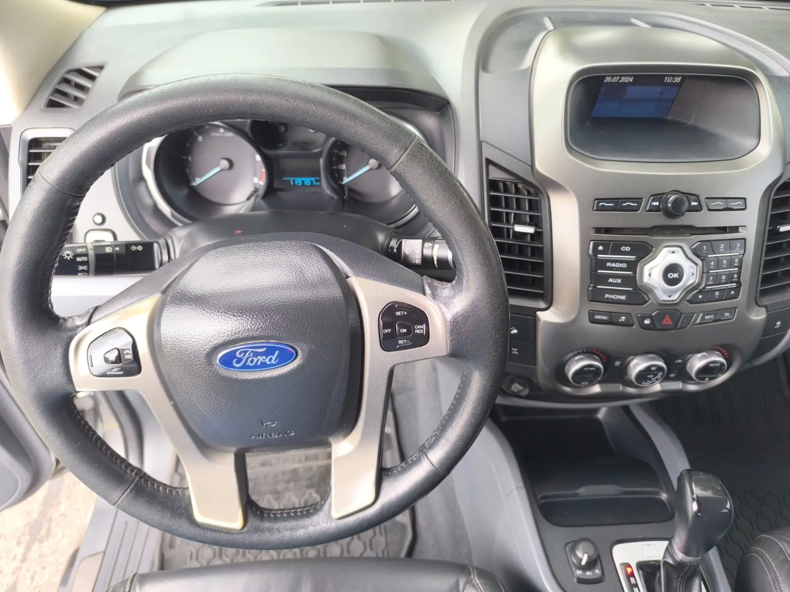 FORD RANGER LIMITED 2015