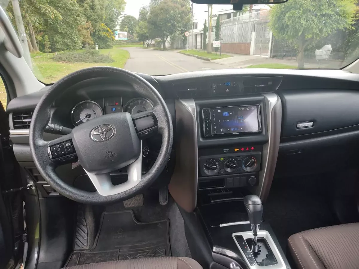 TOYOTA FORTUNER 2019