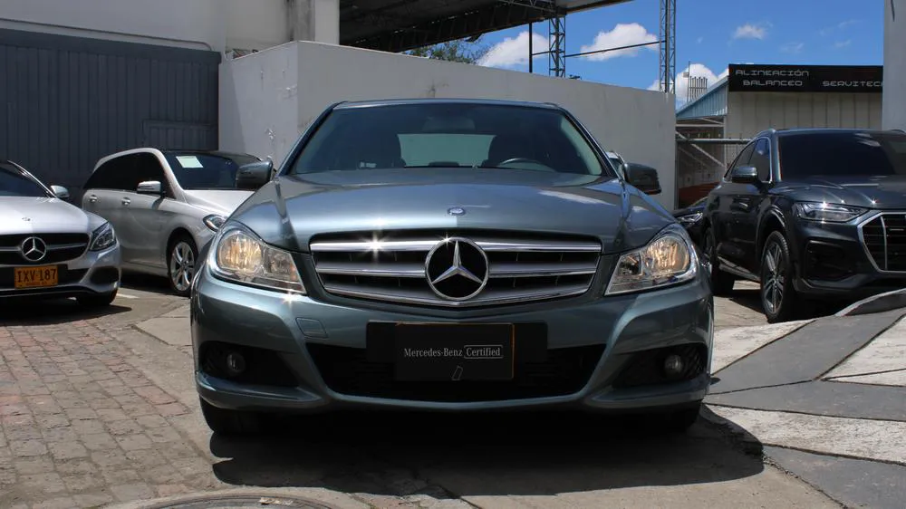 MERCEDES BENZ C180 CGI BLUEEFFICIENCY  2012