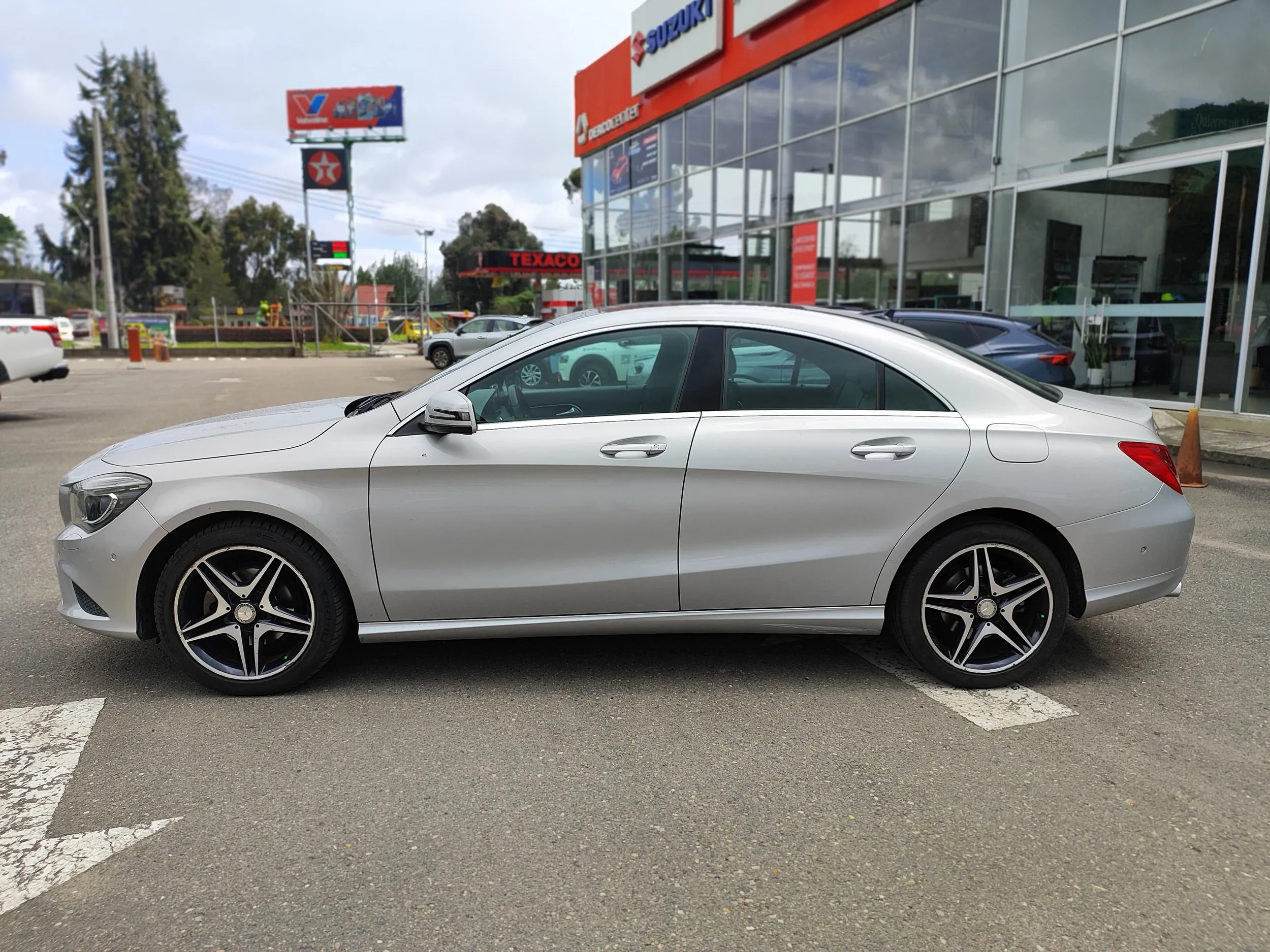 MERCEDES BENZ Cla180 PROGRESSIVE 2016