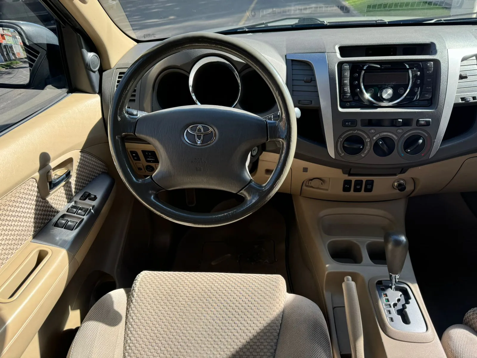 TOYOTA FORTUNER 2.7L 2011