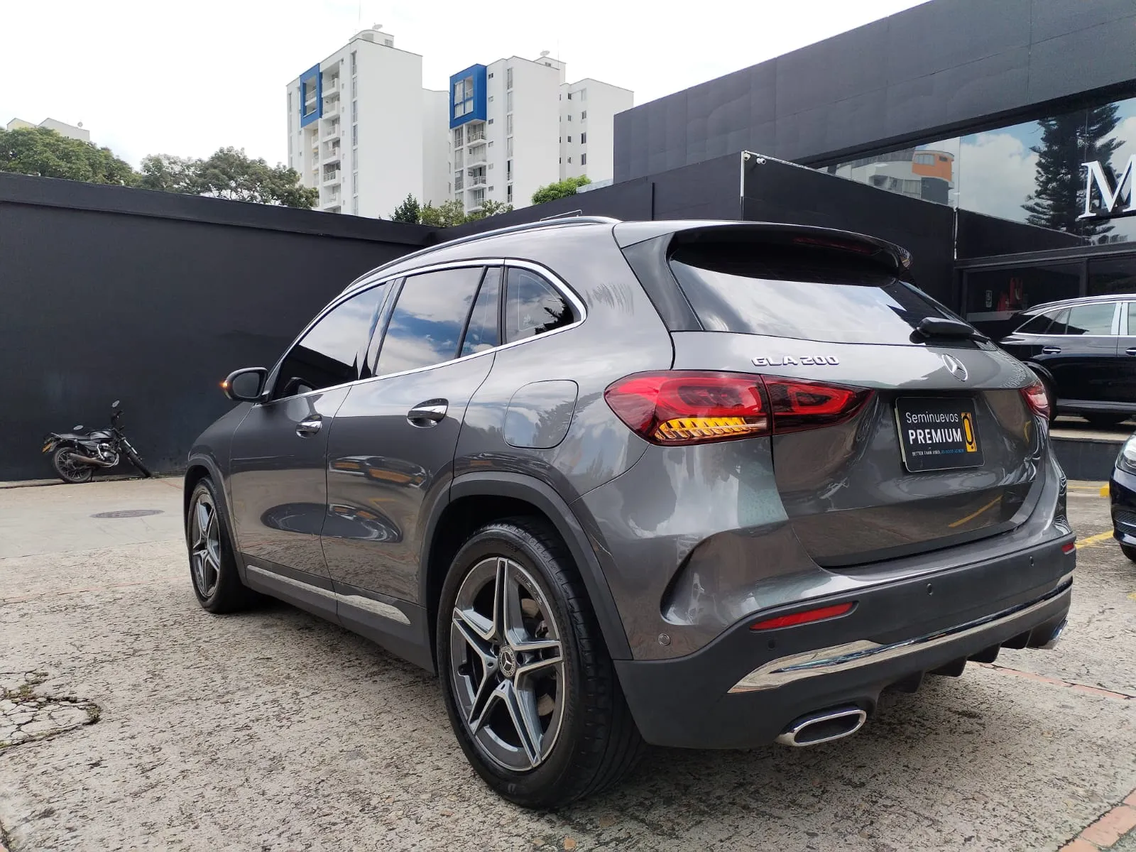 MERCEDES BENZ GLA 200 2023