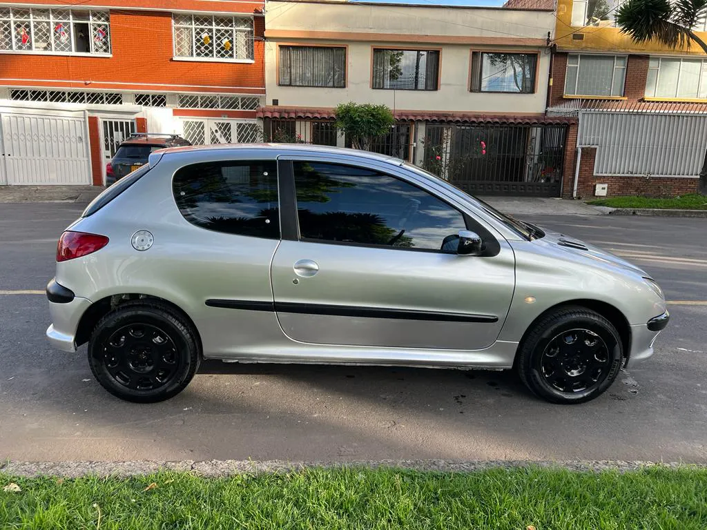 PEUGEOT 206.0 XR 2005