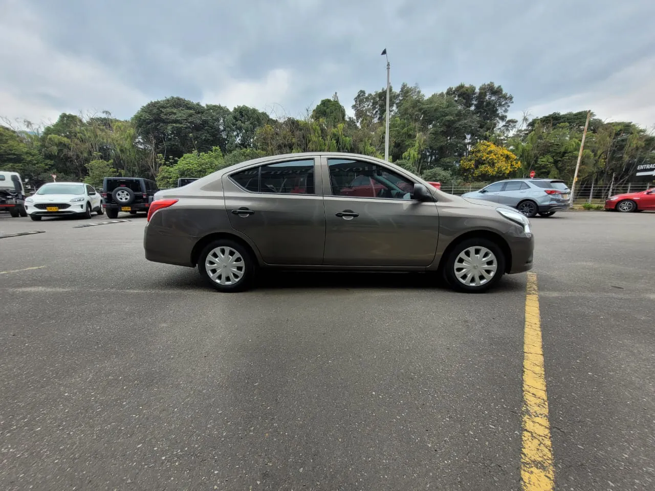 NISSAN VERSA 2021