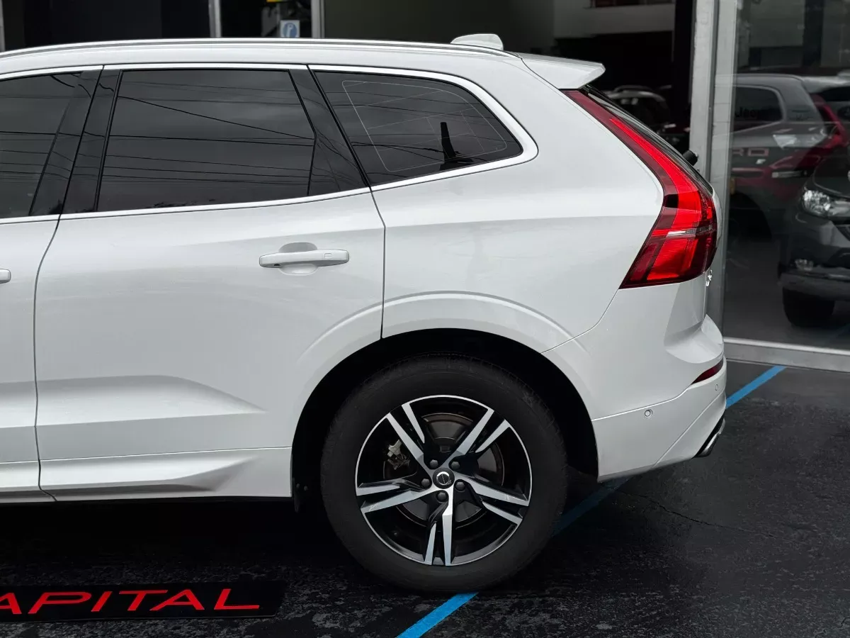 VOLVO XC60 2019