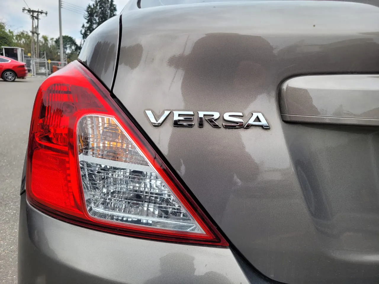 NISSAN VERSA 2021