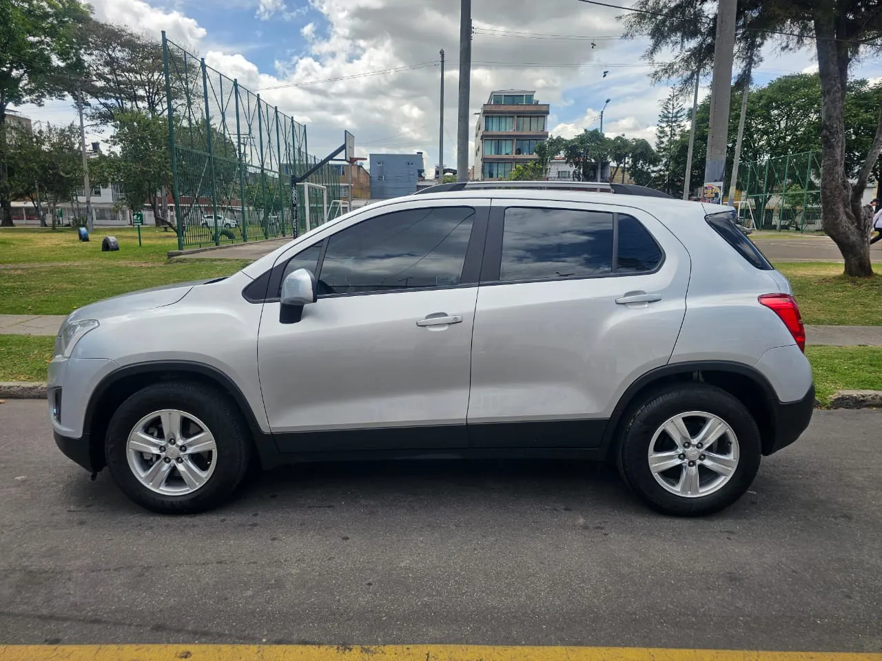 CHEVROLET TRACKER LS 2013