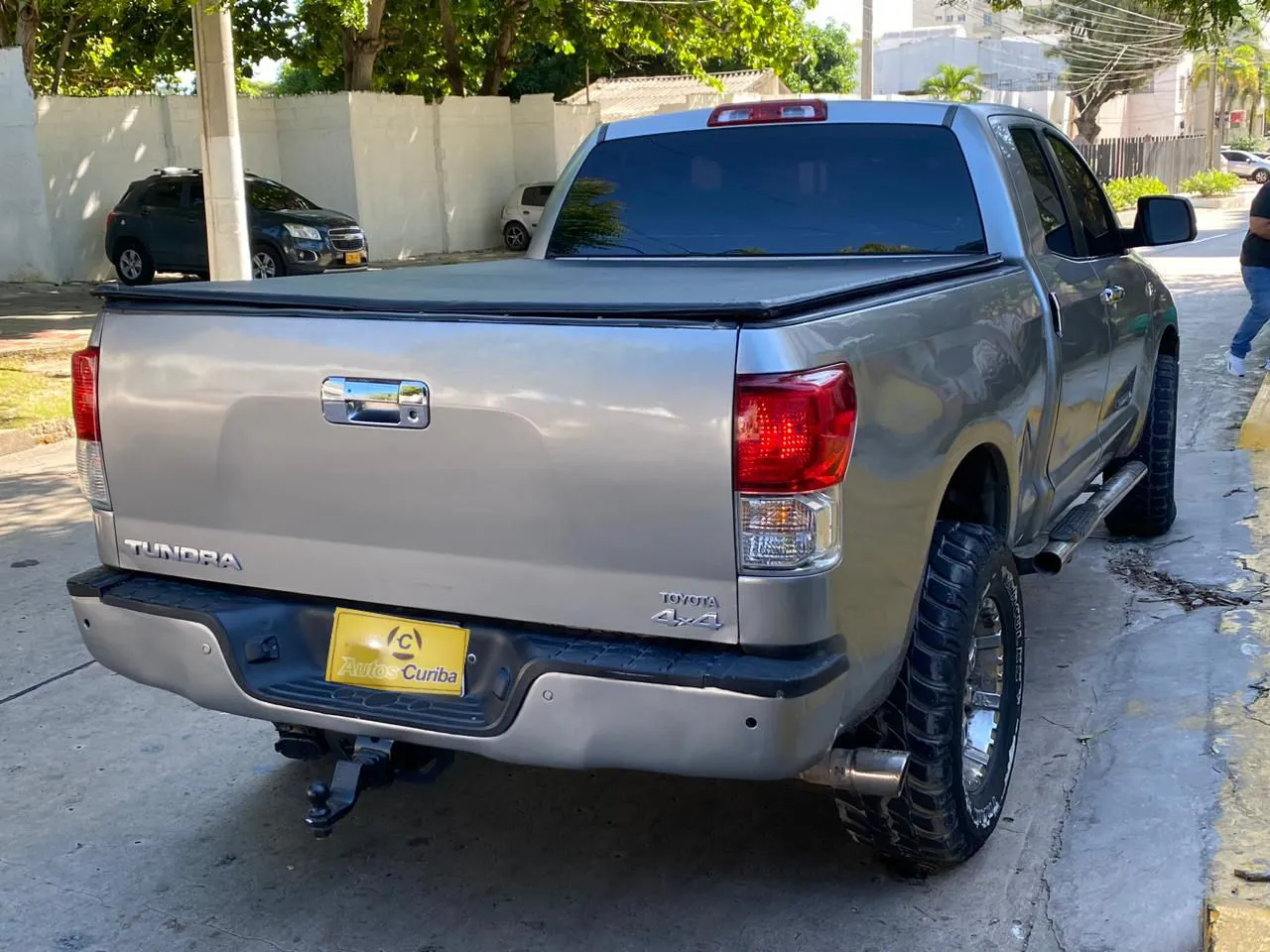 TOYOTA TUNDRA [1] SR5 2010