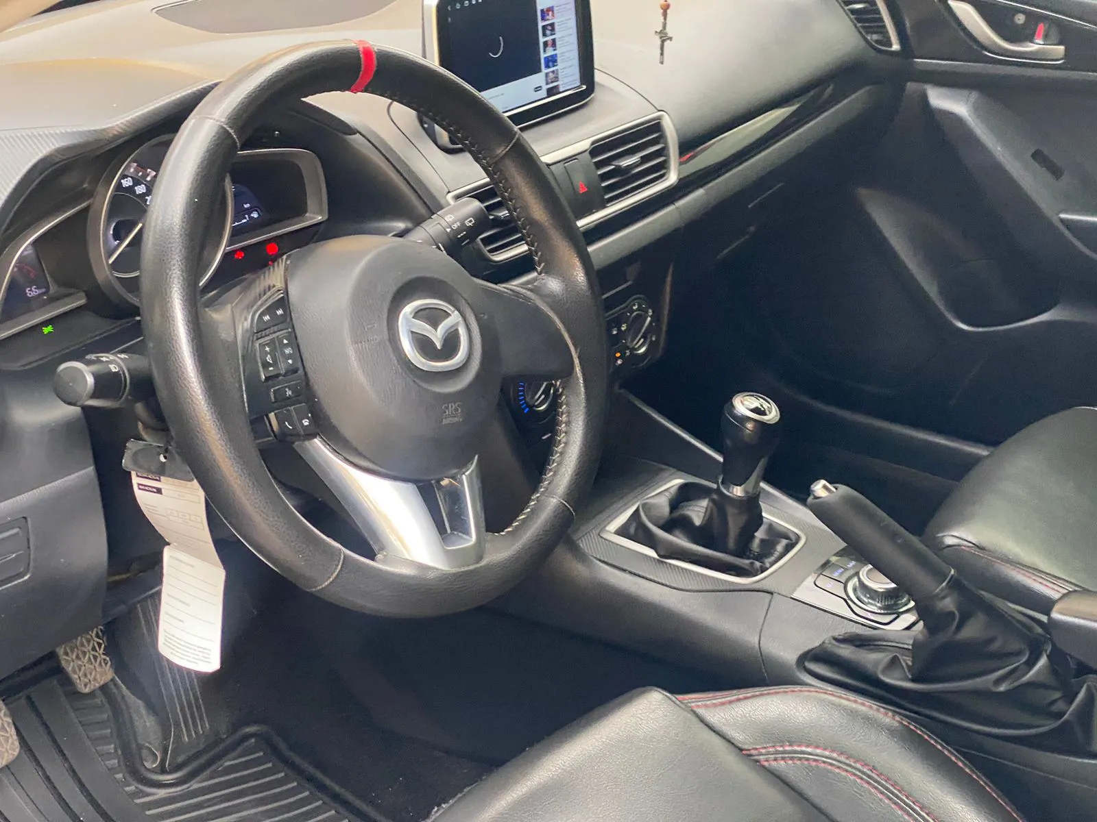 MAZDA 3 2015