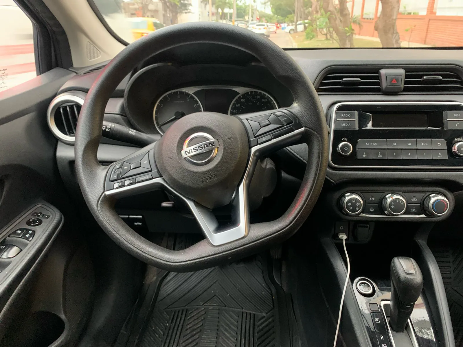 NISSAN VERSA 2022