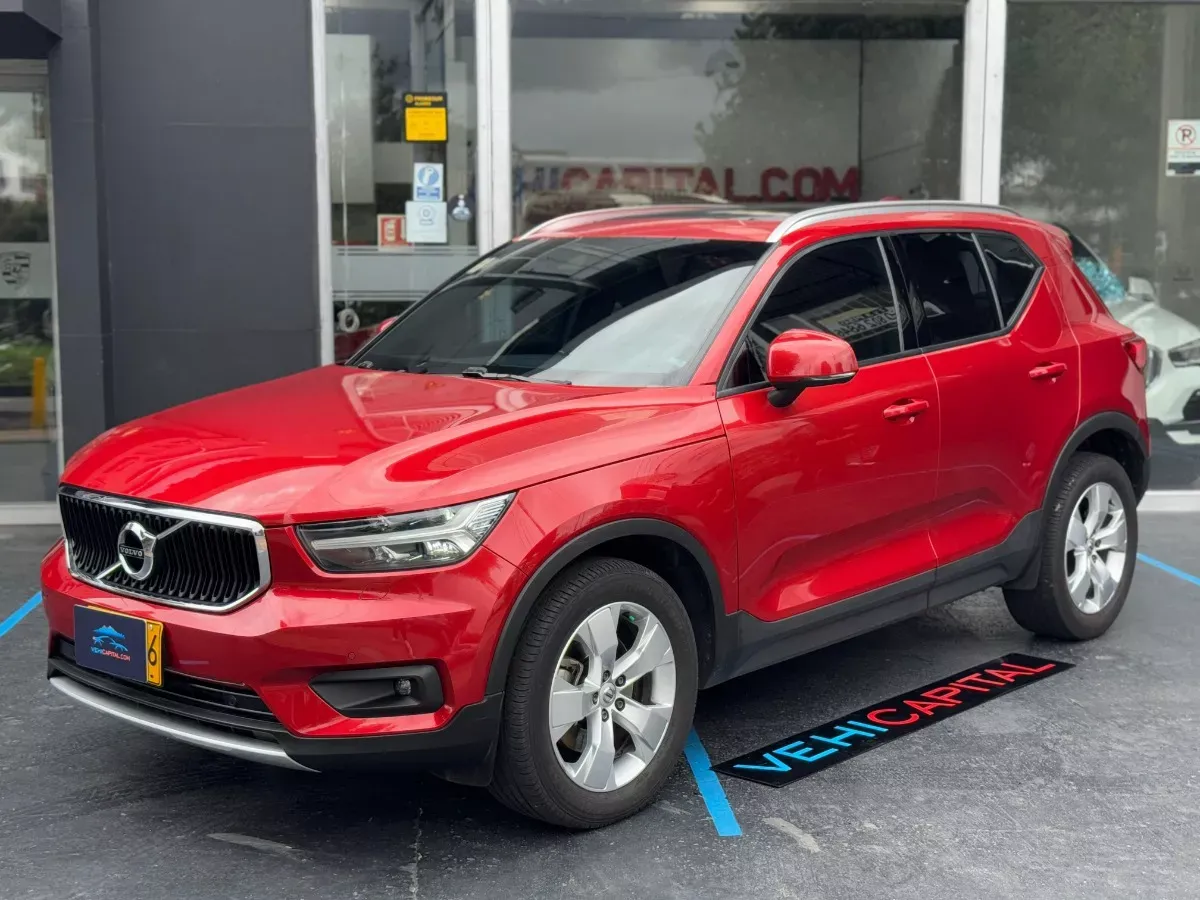 VOLVO XC40 T4 FWD MOMENTUM 2019