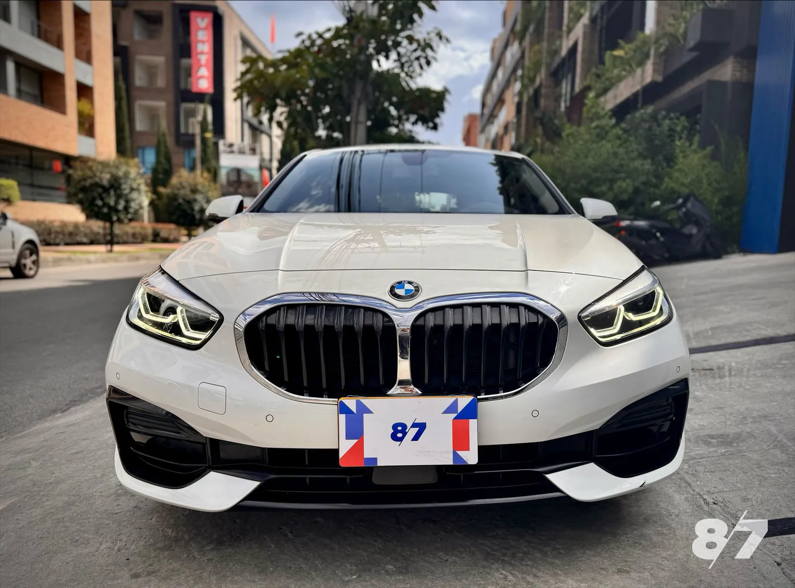 BMW CARROS 118i F40 Sport Line 2020