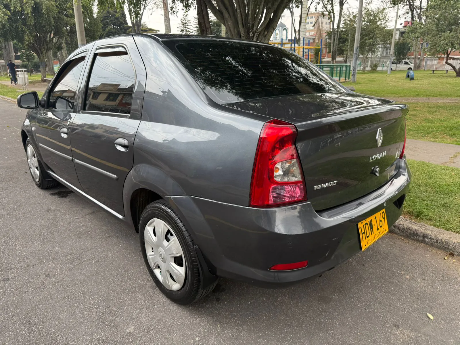 RENAULT LOGAN ENTRY [FAMILIER] 2016