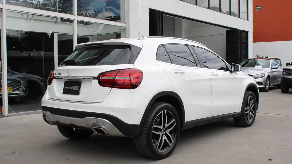 MERCEDES BENZ GLA 200 [X156] [FL] URBAN 2020