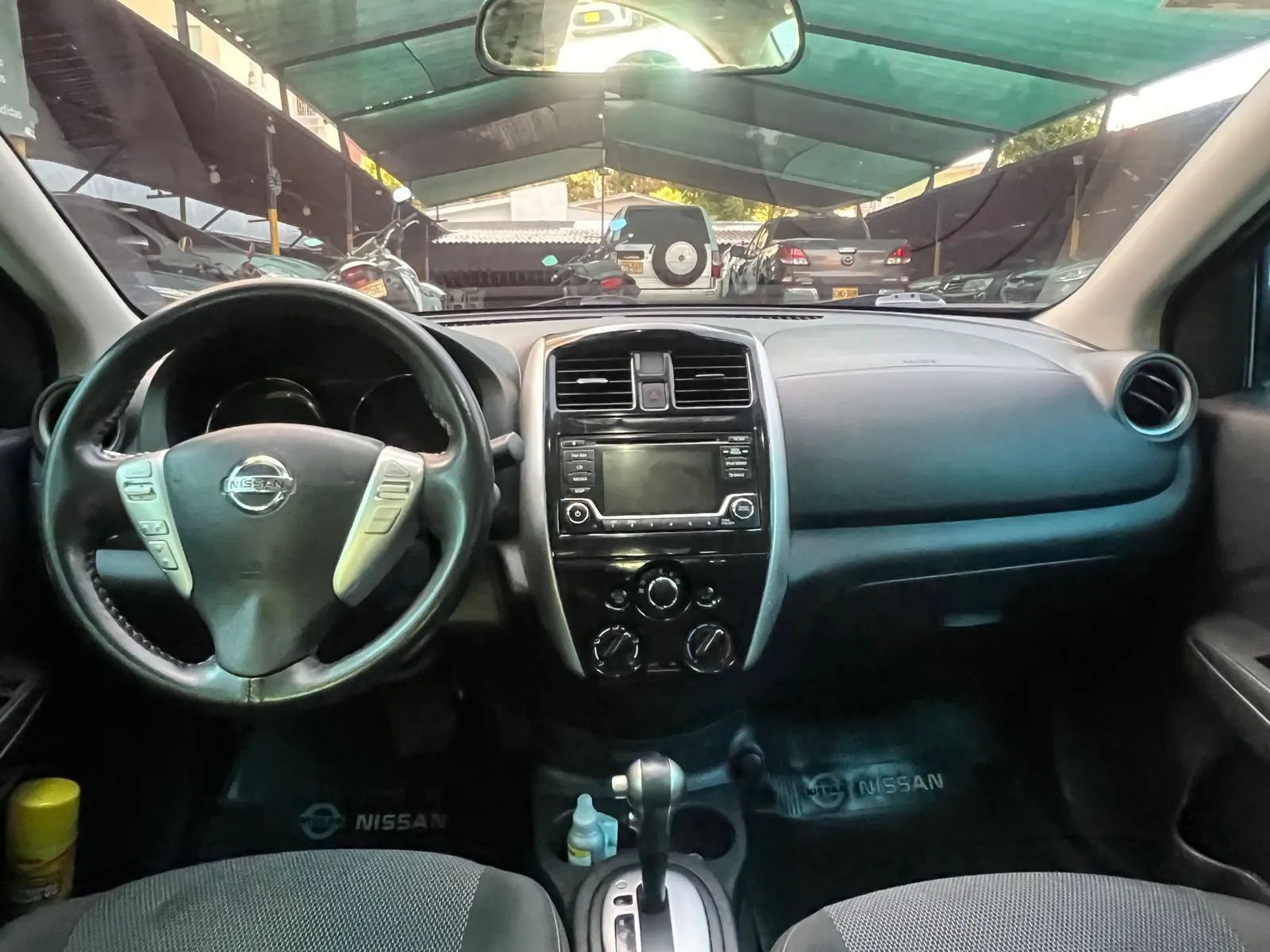 NISSAN VERSA 2017