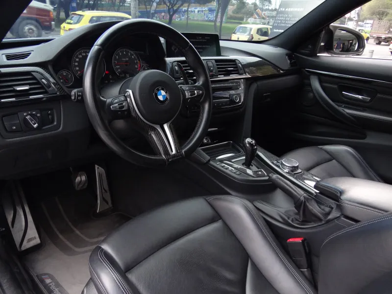 BMW CARROS M4 F82 COUPE PERFORMANCE 2015