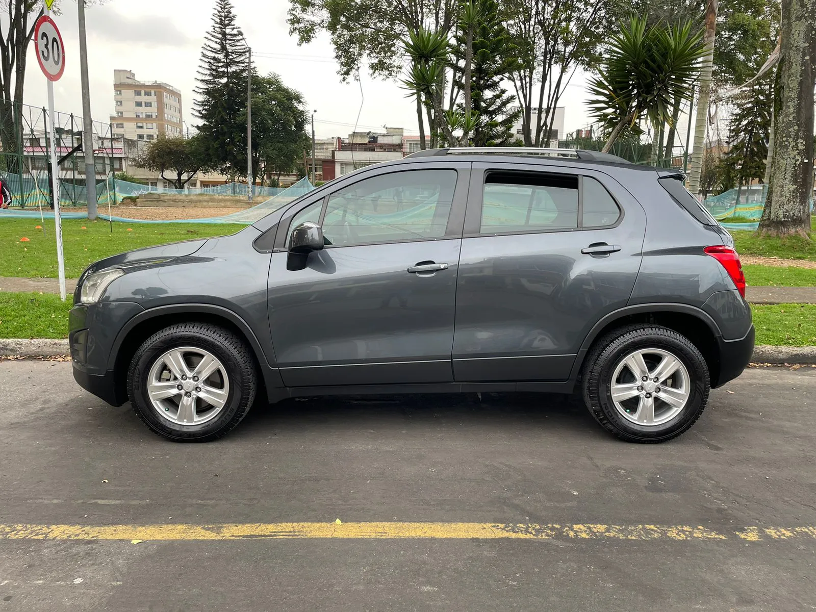 CHEVROLET TRACKER LS 2015