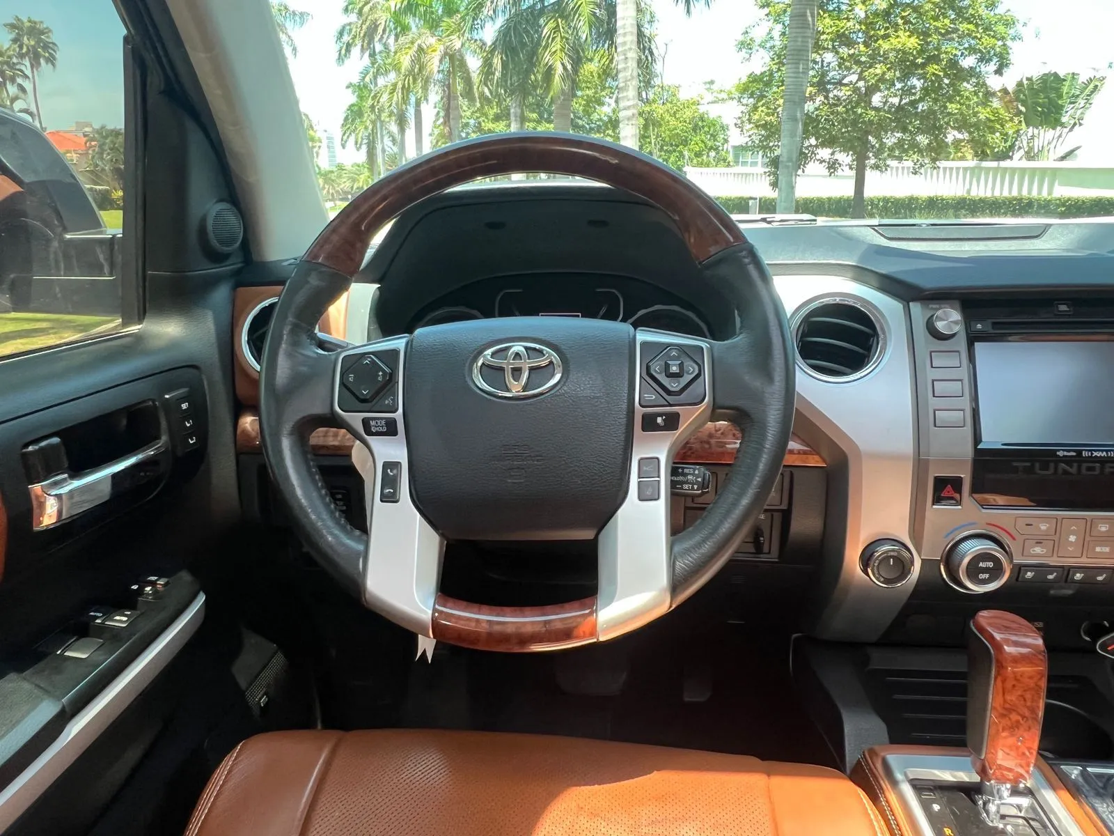 TOYOTA TUNDRA [1] SR5 2018