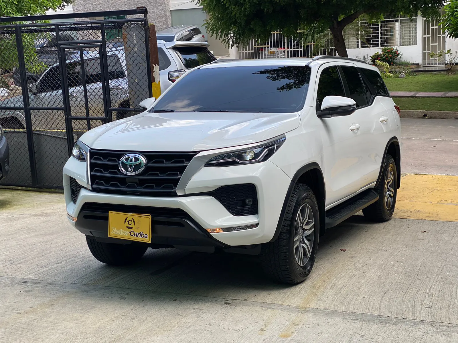 TOYOTA FORTUNER 2023