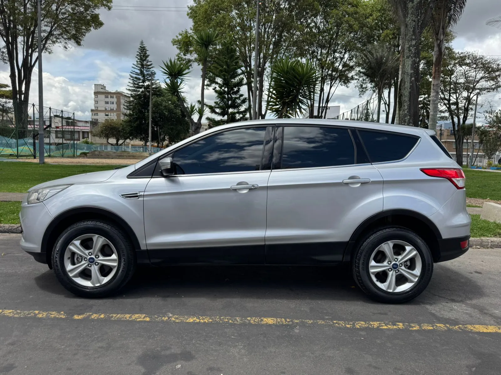 FORD ESCAPE SE 2016