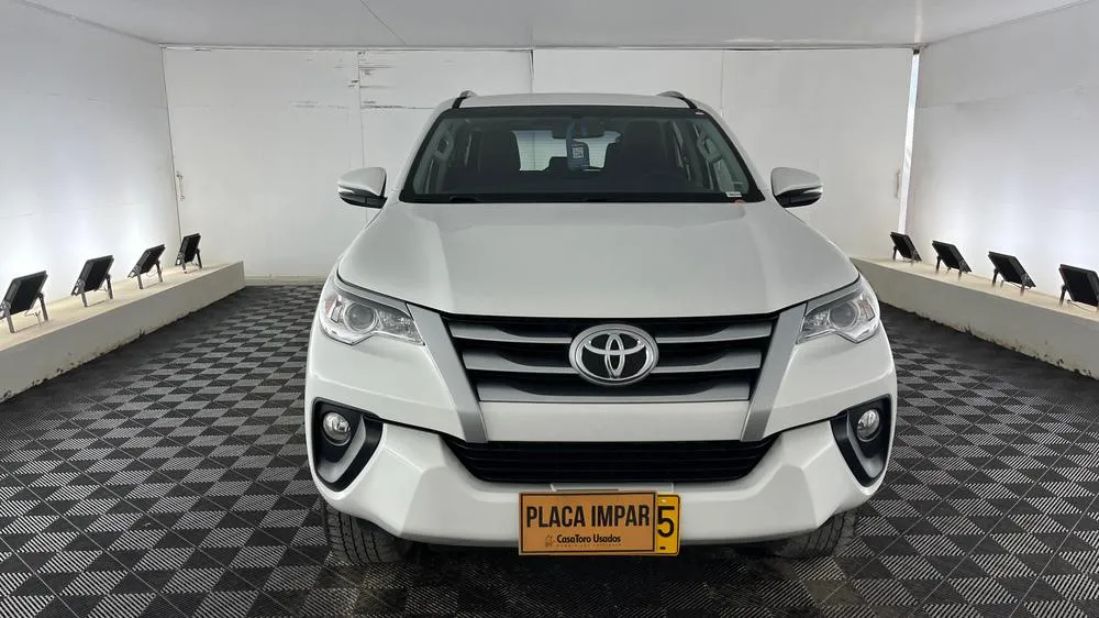 TOYOTA FORTUNER [2] 2.4L STREET 2020