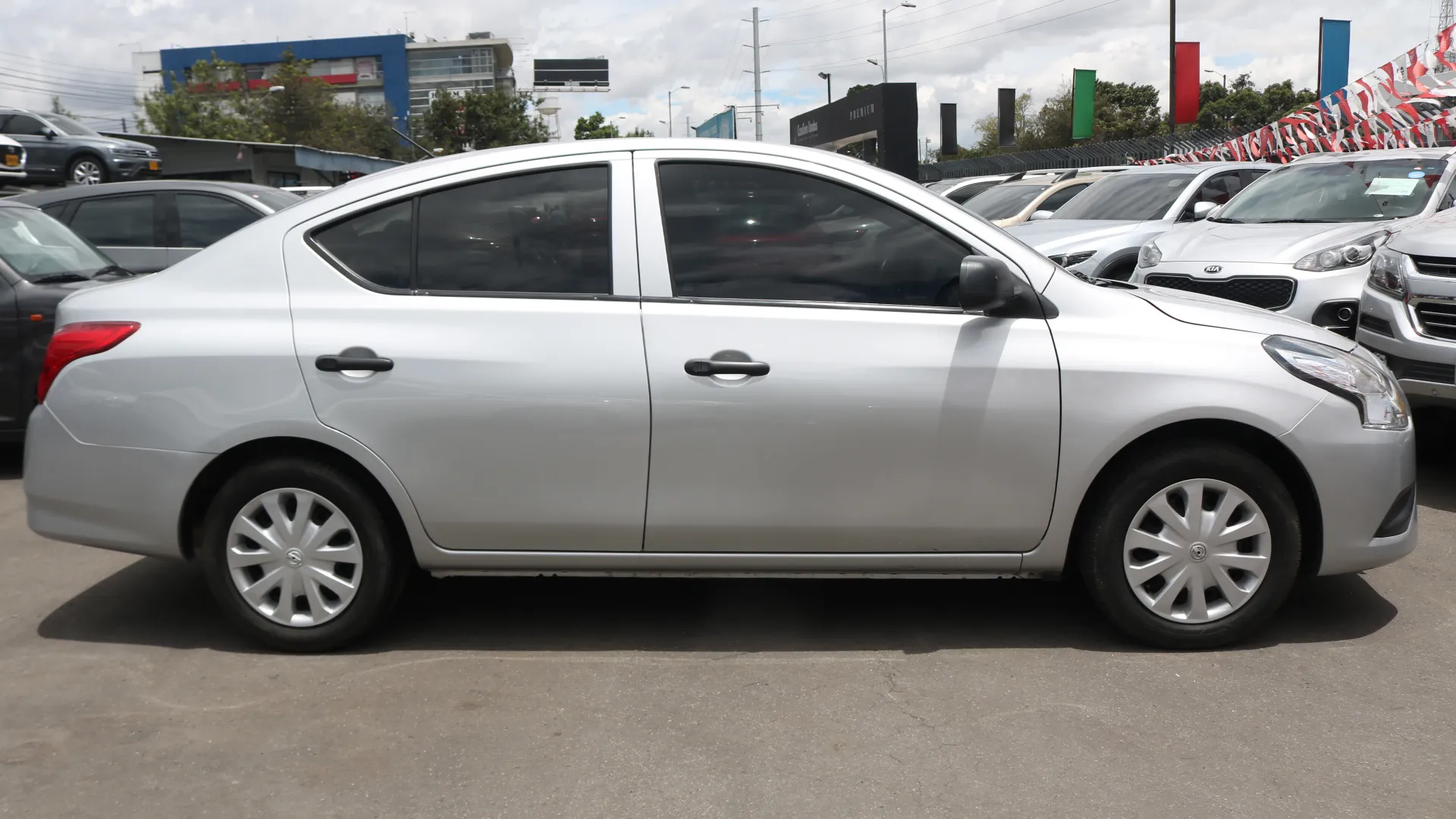 NISSAN VERSA [FL] DRIVE 2020