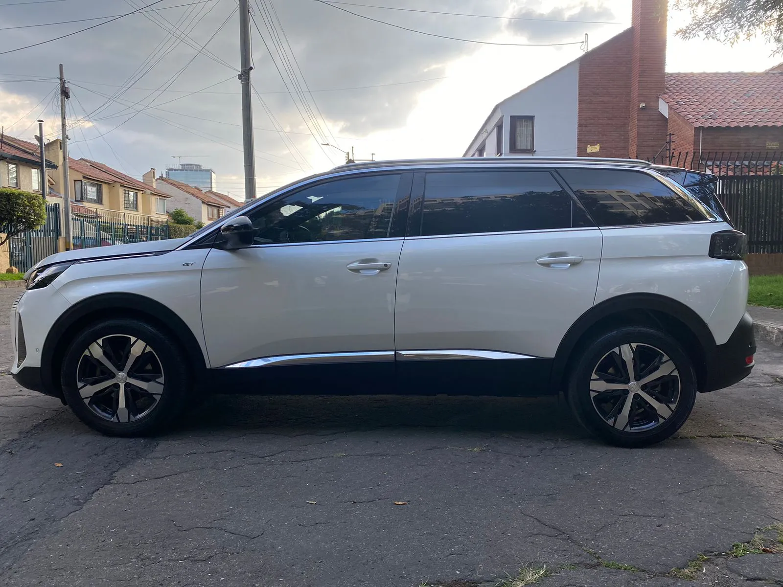 PEUGEOT 5008.0 ALLURE 2022