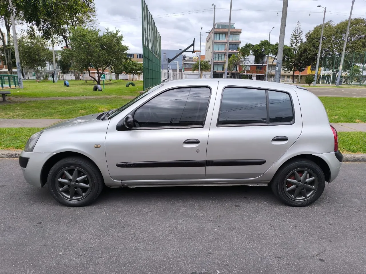 RENAULT CLIO 2009