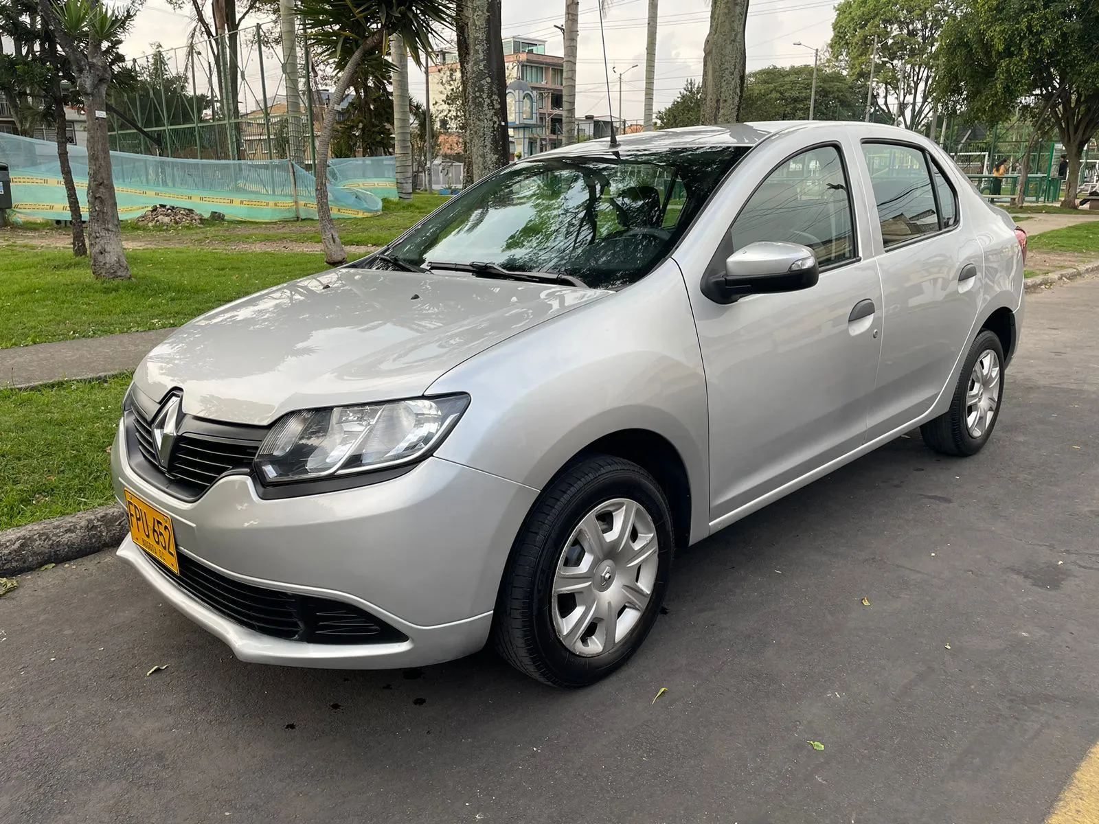 RENAULT LOGAN 2019